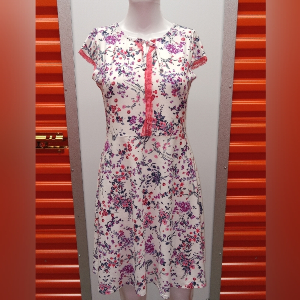 Floral Print Dress with Pink Accents